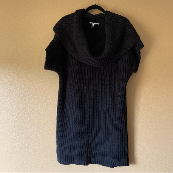 BCBGeneration Oversized Off The Shoulder Black Sweater Dress. XS/S - Picture 1 of 7